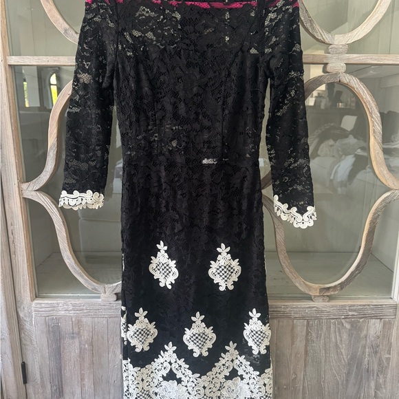 Alexis Black and White Sheath Dress with Bishop Sleeves - Picture 3 of 12